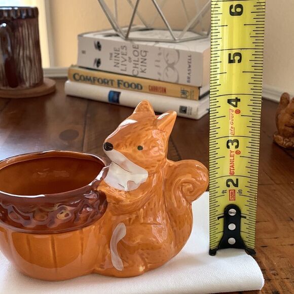 Vintage Hand Painted Squirrel Planter pot. ‎ Cute for succulents cacti or plants - Picture 6 of 7